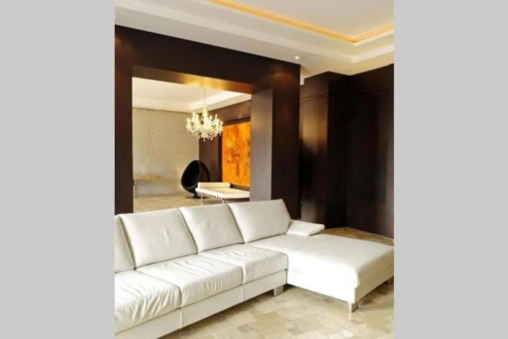 Suit Amoblada - Ritz Plaza Norte de Quito 0*,