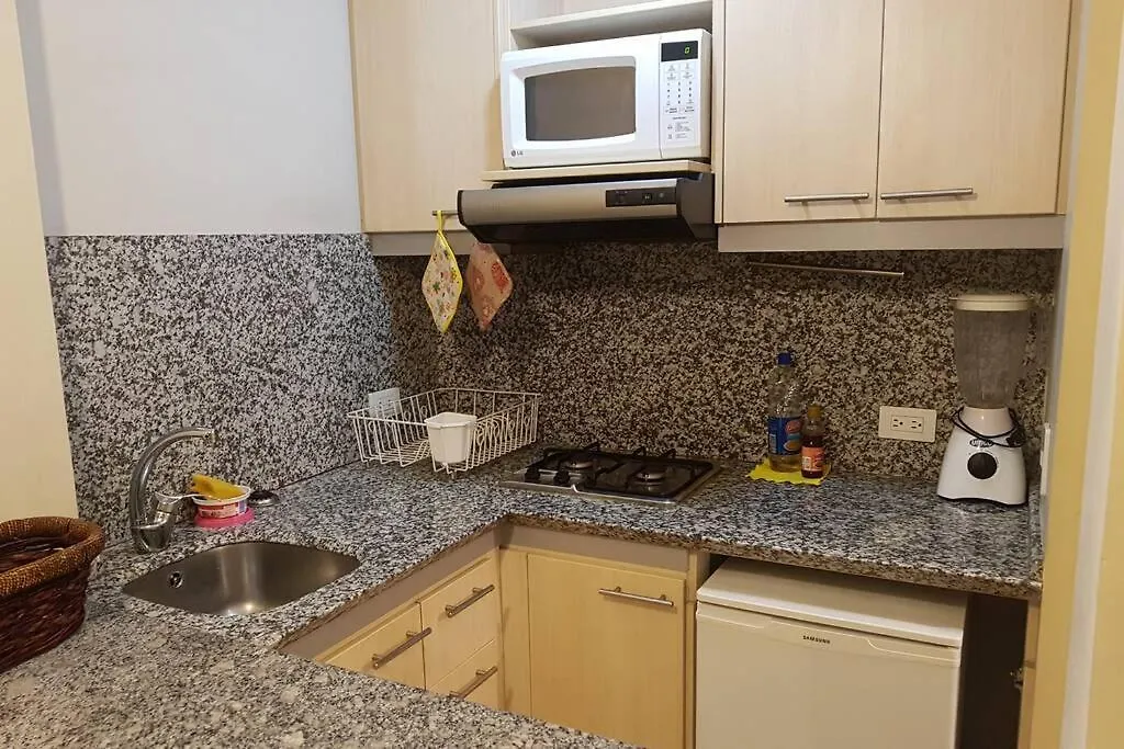 Suit Amoblada - Ritz Plaza Norte De Кито